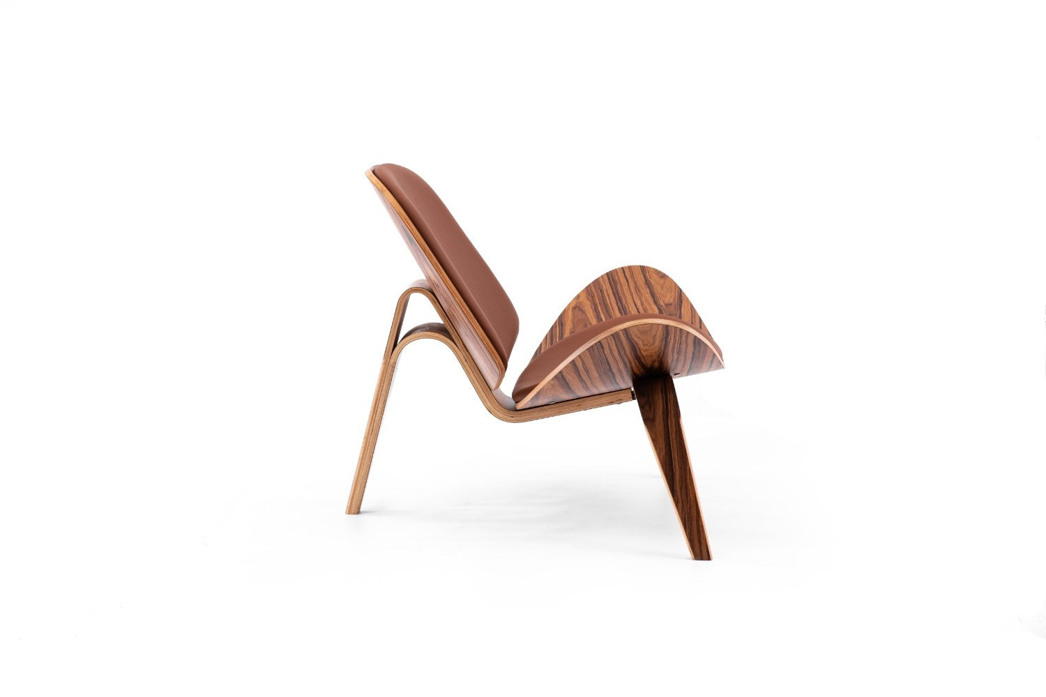 כיסא עץ בצבע חום רויאל ועץ אגוז טבעי