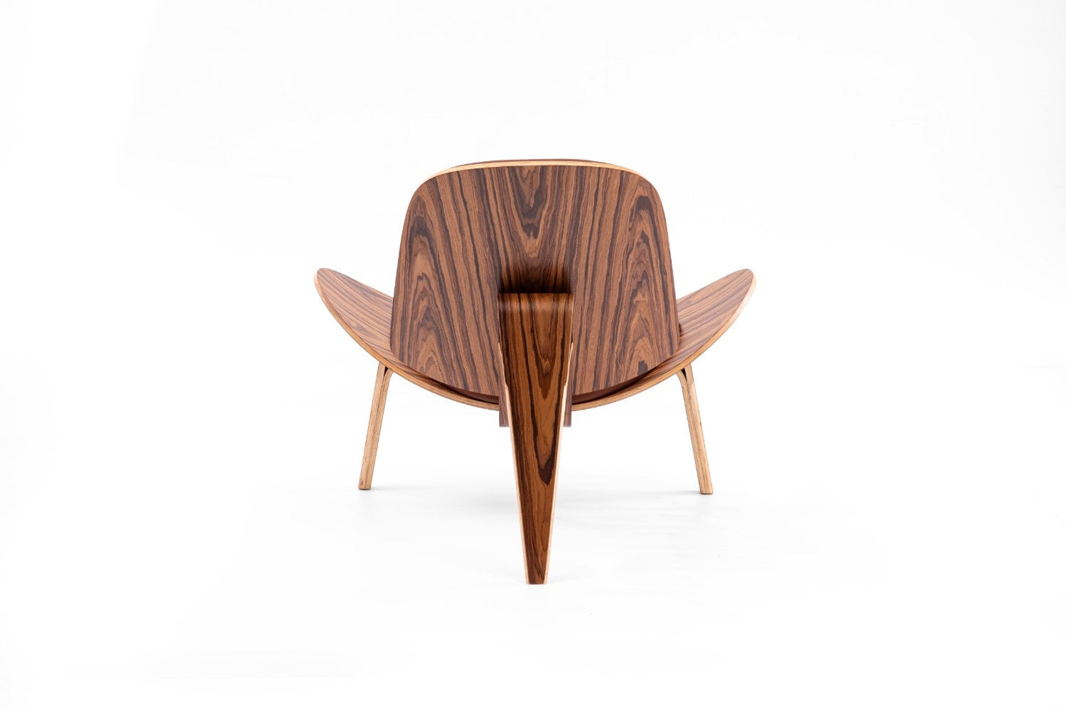 כיסא עץ בצבע חום רויאל ועץ אגוז טבעי