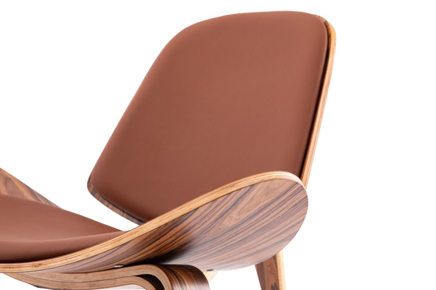 כיסא עץ בצבע חום רויאל ועץ אגוז טבעי