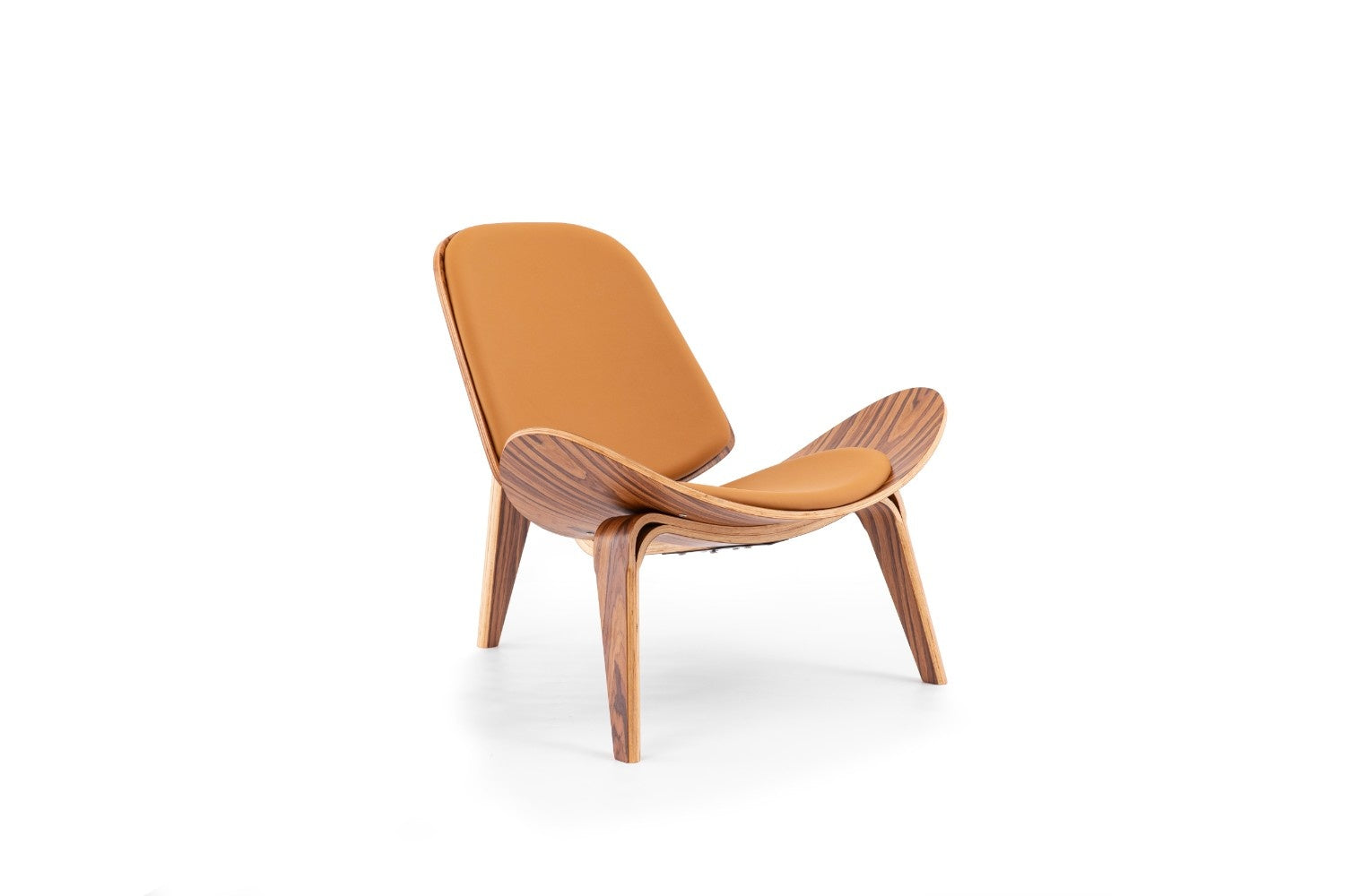 כיסא עץ בצבע עור קאמל ועץ חום כהה