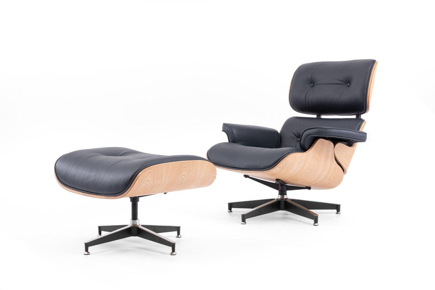 כורסא מעוצבת בצבע שחור אפר ועץ אגוז בהיר